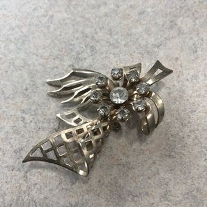 Vintage rhinestones brooch pin
